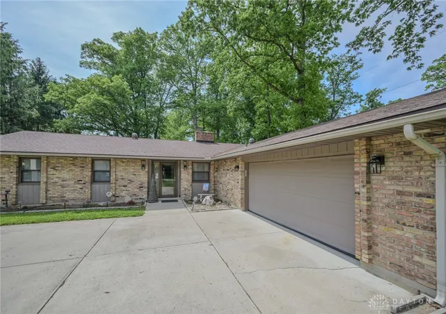 3rd image of 2693 Ehrhart Dr, Springfield, OH 45502 | MLS# 959755