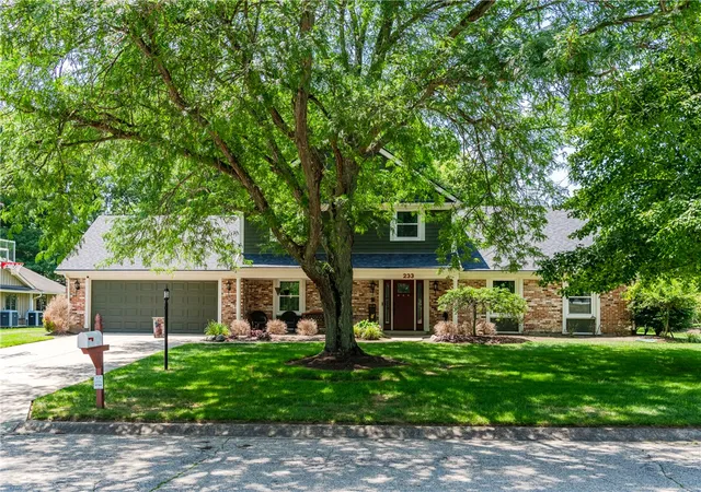 Homes for sale in Beavercreek, OH | 233 Bramblebush Trl, Beavercreek, OH 45440 | MLS# 959763