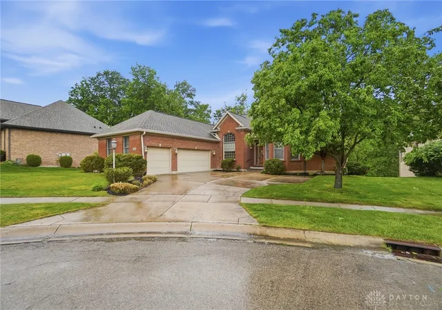 Homes for sale in Bellbrook, OH | 3947 Liam Ct, Bellbrook, OH 45305 | MLS# 959331