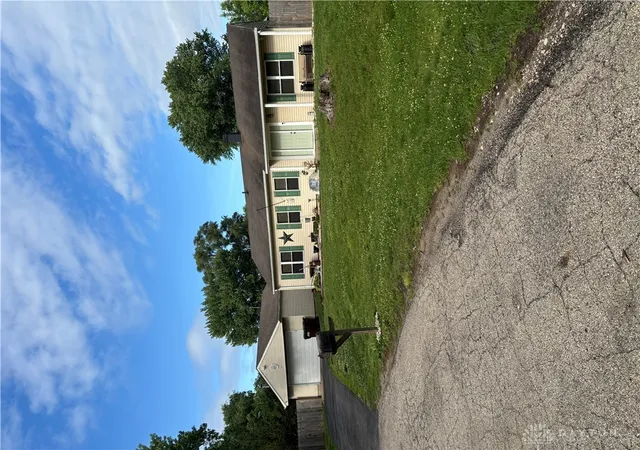 Homes for sale in Carlisle, OH | 940 Carolyn Ct, Carlisle, OH 45005 | MLS# 959870