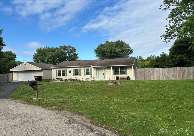 Homes for sale in Carlisle, OH | 940 Carolyn Ct, Carlisle, OH 45005 | MLS# 959870