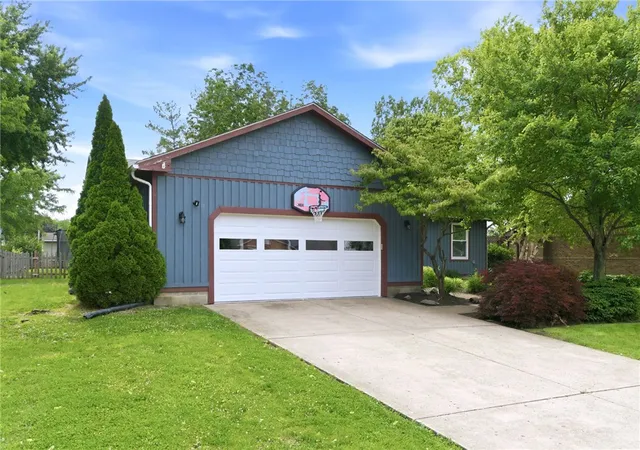 2nd image of 104 W Ellis Dr, Waynesville, OH 45068 | MLS# 959857