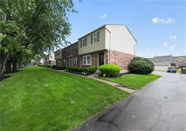 3rd image of 107 Marco Ln #11, Washington Twp, OH 45458 | MLS# 958789