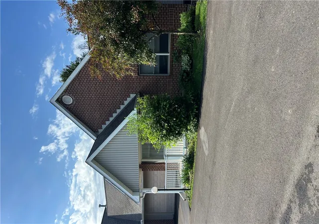 2nd image of 505 Ridgeview Court Court, Springfield, OH 45504 | MLS# 959602