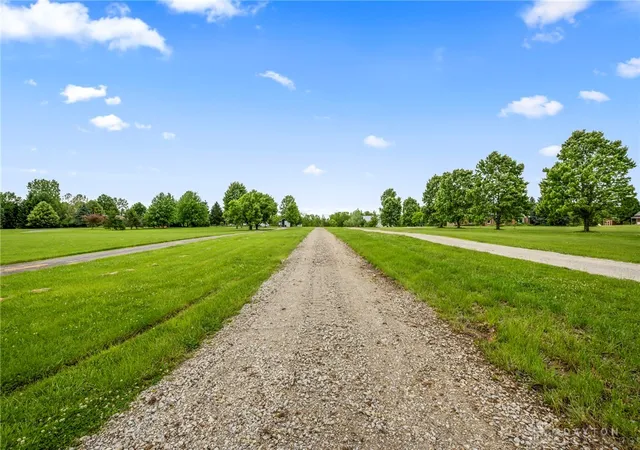 2nd image of 5653 Chenoweth Rd, Waynesville, OH 45068 | MLS# 959805