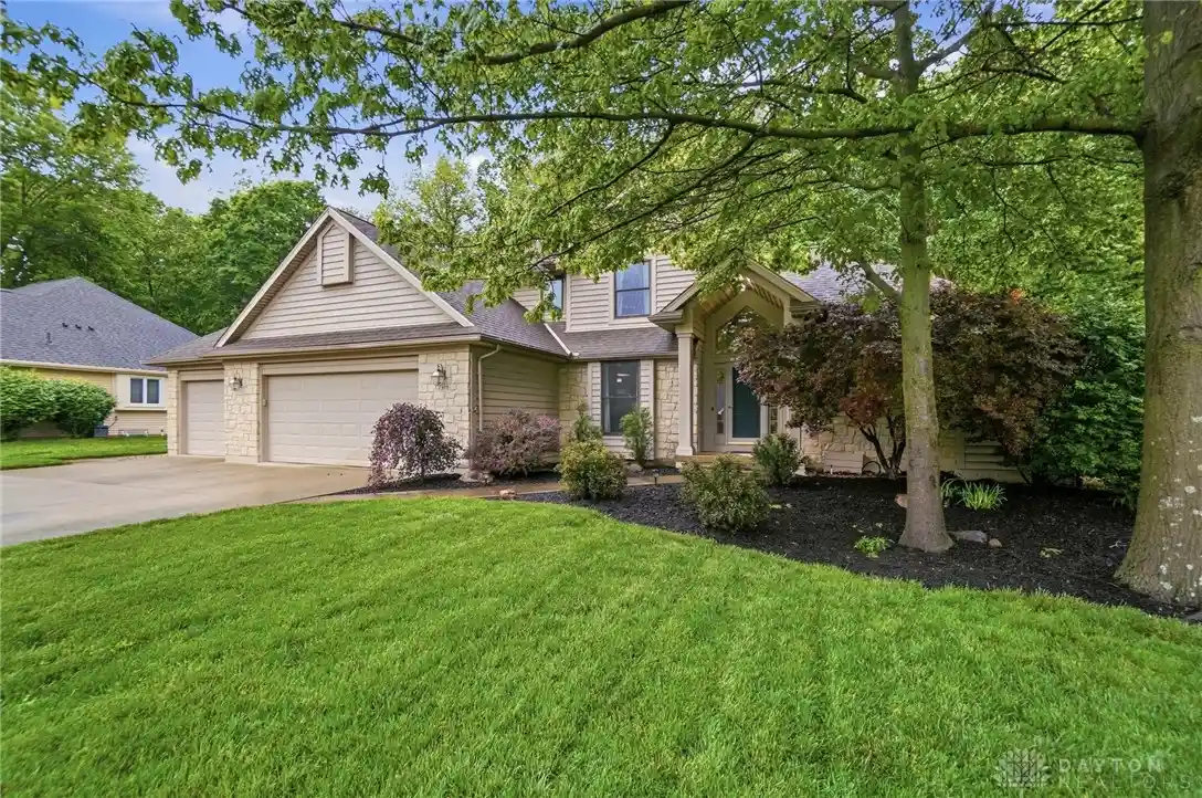 Photo 1 of Sale Pending at 2375 Worthington Dr, Troy, OH 45373 | MLS# 959886 | Listing updated on 2026-10-30