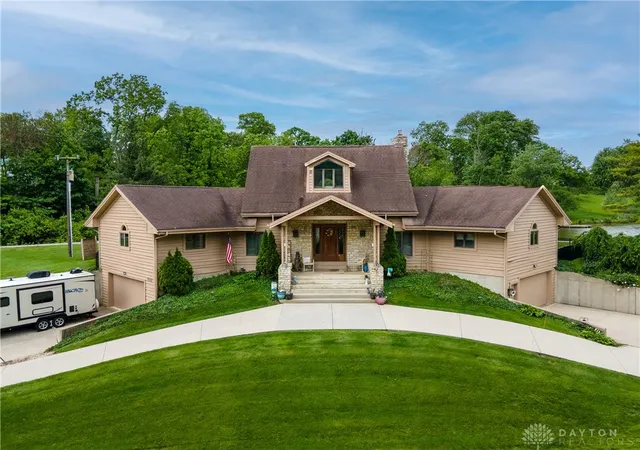 2nd image of 1000 Echo Lake Dr, Piqua, OH 45356 | MLS# 959934