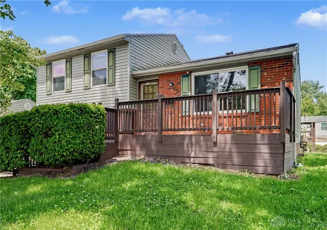 Homes for sale in Englewood, OH | 106 Walden Farm Cir, Englewood, OH 45322 | MLS# 959940