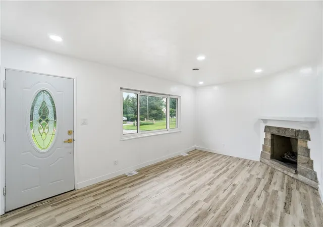 2nd image of 1228 Alta Vista Dr, Dayton, OH 45420 | MLS# 959922