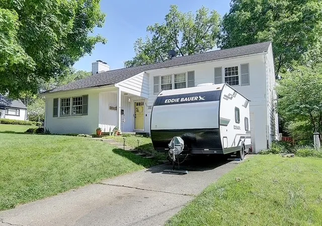 2nd image of 3110 Poinciana Rd, Middletown, OH 45042 | MLS# 959883