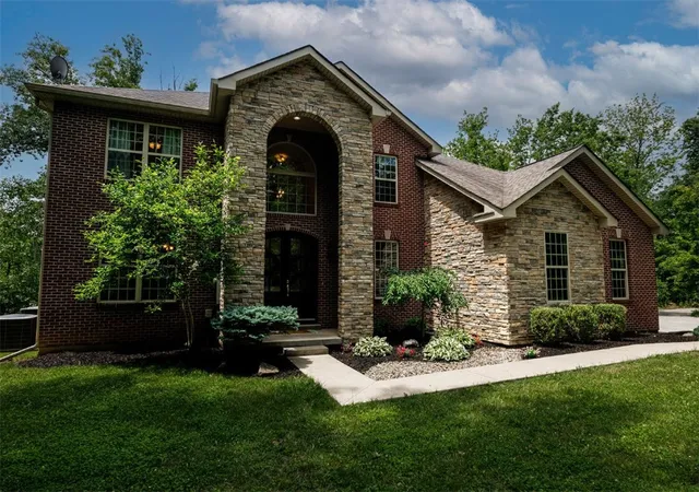 Homes for sale in Chester Twp, OH | 423 Falcon Hill Wy, Chester Twp, OH 45177 | MLS# 957655