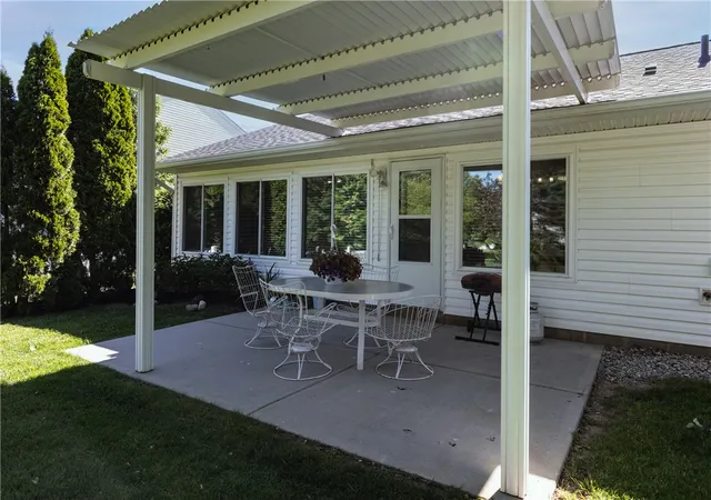 Homes for sale in Tipp City, OH | 9827 Olde Park Dr, Tipp City, OH 45371 | MLS# 960017