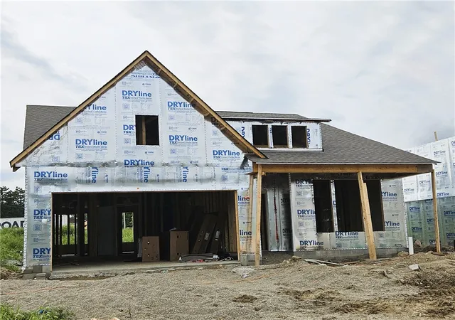 Photo 1 of Single family home for sale at 660 Deerhurst Dr, Vandalia, OH 45377 | MLS# 960033 | Listing updated on 2026-09-01
