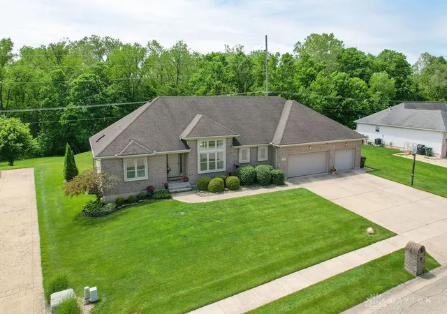 1st image of 517 Trey Ct, Germantown, OH 45327 | MLS# 959202