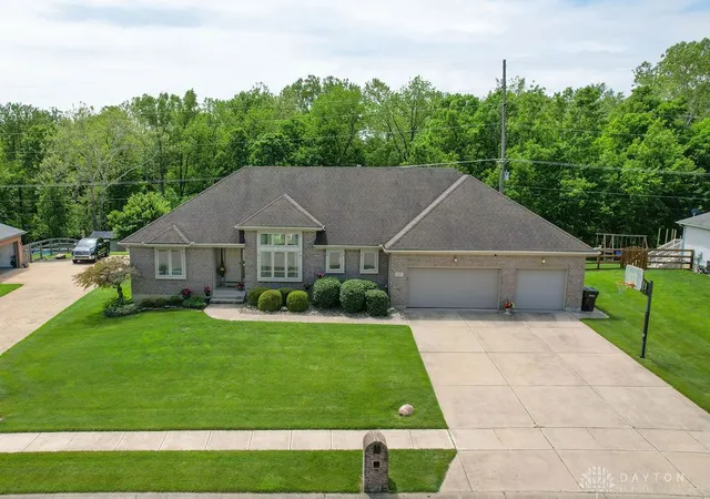 2nd image of 517 Trey Ct, Germantown, OH 45327 | MLS# 959202