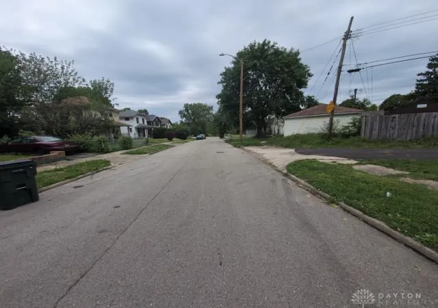 Homes for sale in Dayton, OH | 551 Cedarhurst Ave, Dayton, OH 45402 | MLS# 960045