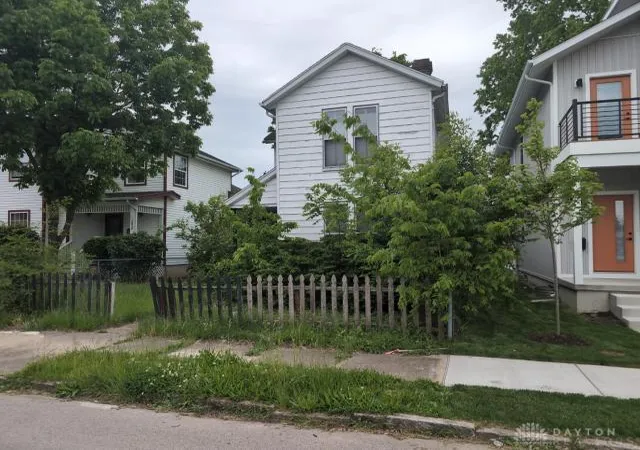 Homes for sale in Dayton, OH | 1236 W 1st St, Dayton, OH 45402 | MLS# 960049