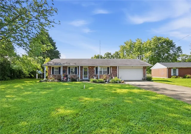 Homes for sale in Carlisle, OH | 8233 Meadowlark Dr, Carlisle, OH 45005 | MLS# 960046