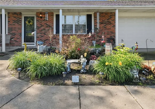 Homes for sale in Carlisle, OH | 8233 Meadowlark Dr, Carlisle, OH 45005 | MLS# 960046