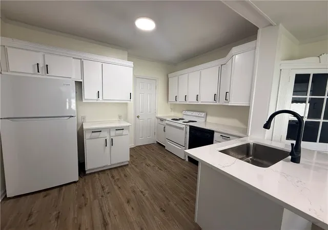 2nd image of 1014 Race Dr, Troy, OH 45373 | MLS# 959982