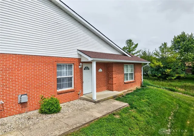 Homes for sale in Oxford, OH | 5847 Hester Rd, Oxford, OH 45056 | MLS# 960182