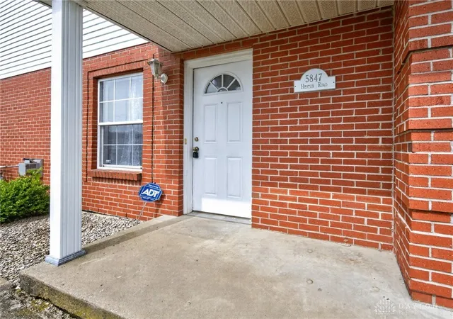 Homes for sale in Oxford, OH | 5847 Hester Rd, Oxford, OH 45056 | MLS# 960182