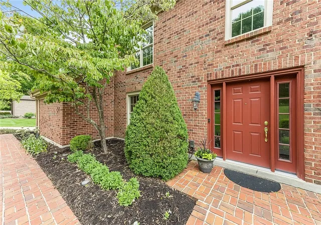2nd image of 5003 Lausanne Dr, Dayton, OH 45458 | MLS# 960063