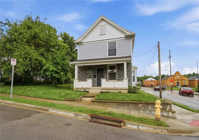 Photo 3 of Single family home for sale at 202 Warwick Ave, Hamilton, OH 45013 | MLS# 960318 | Listing updated on 2026-05-28