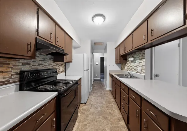 Photo 4 of Single family home for sale at 312 Porter Dr, Englewood, OH 45322 | MLS# 959295 | Listing updated on 2026-07-25