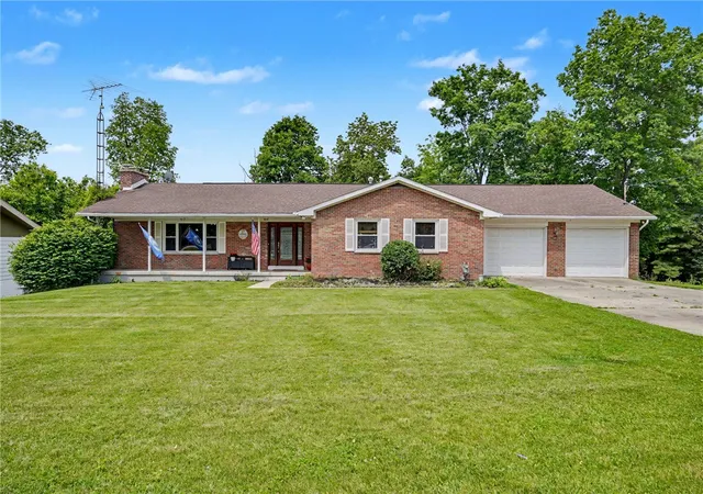 1st image of 2105 Cheviot Hills Dr, Springfield, OH 45505 | MLS# 960233