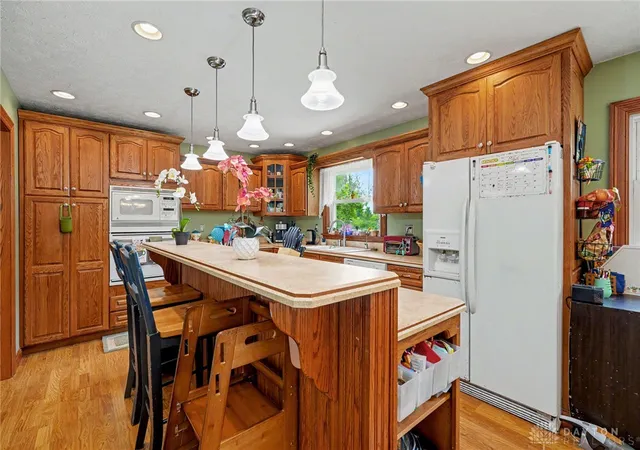5th image of 2105 Cheviot Hills Dr, Springfield, OH 45505 | MLS# 960233