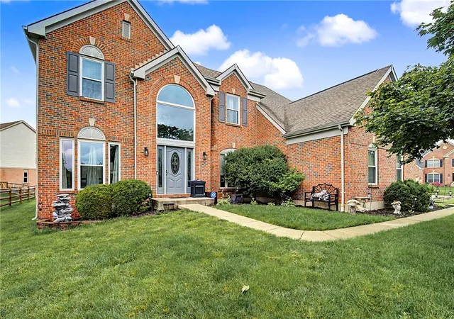 1st image of 215 Beckley Farm Wy, Springboro, OH 45066 | MLS# 960342