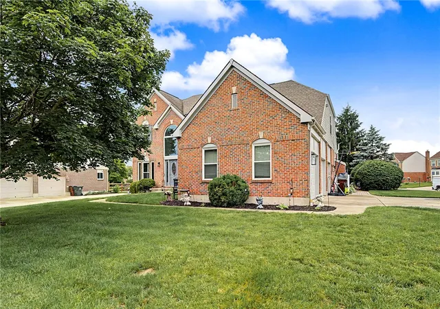 2nd image of 215 Beckley Farm Wy, Springboro, OH 45066 | MLS# 960342