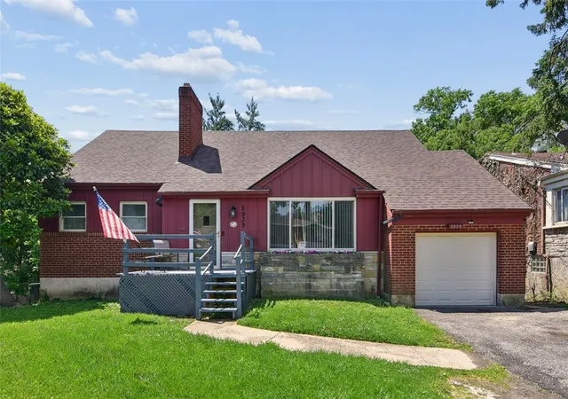 Homes for sale in Cincinnati, OH | 2939 Lawndale Ave, Cincinnati, OH 45212 | MLS# 956909