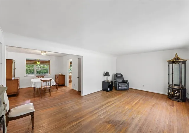 Homes for sale in Cincinnati, OH | 2939 Lawndale Ave, Cincinnati, OH 45212 | MLS# 956909