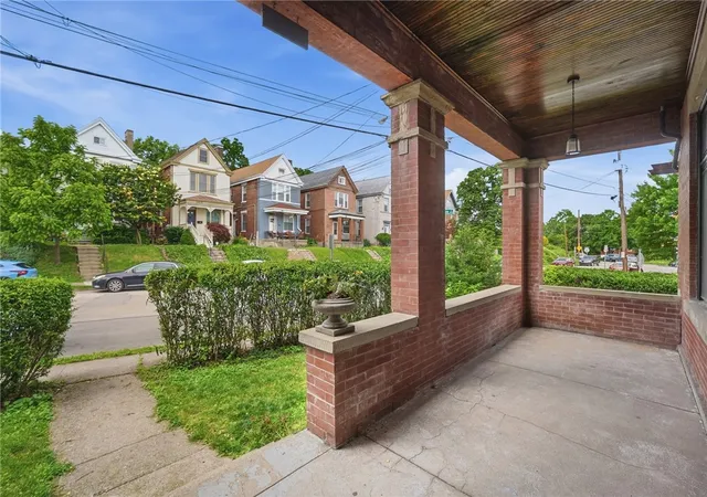 Listing Photo 4 - Condo for sale in building located at 2412 Fairview Ave, Cincinnati, OH 45219