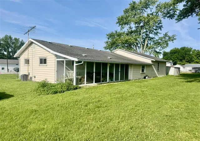 Homes for sale in Bradford, OH | 7714 Us Route 36, Bradford, OH 45308 | MLS# 960065