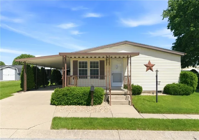 2nd image of 306 Village Ct, Fairborn, OH 45324 | MLS# 960364