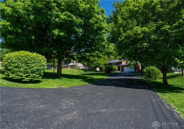 2nd image of 6126 Knollwood Dr, Springfield, OH 45502 | MLS# 960281