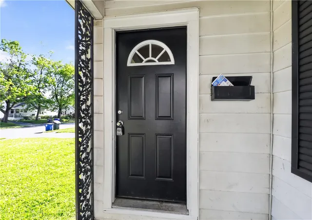 Photo 2 of Single family home for sale at 500 Redwood Ave, Dayton, OH 45405 | MLS# 958248 | Listing updated on 2026-06-30
