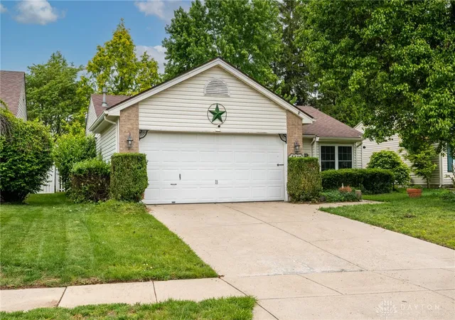 Homes for sale in West Carrollton, OH | 5378 Mallet Club Dr, West Carrollton, OH 45439 | MLS# 960365