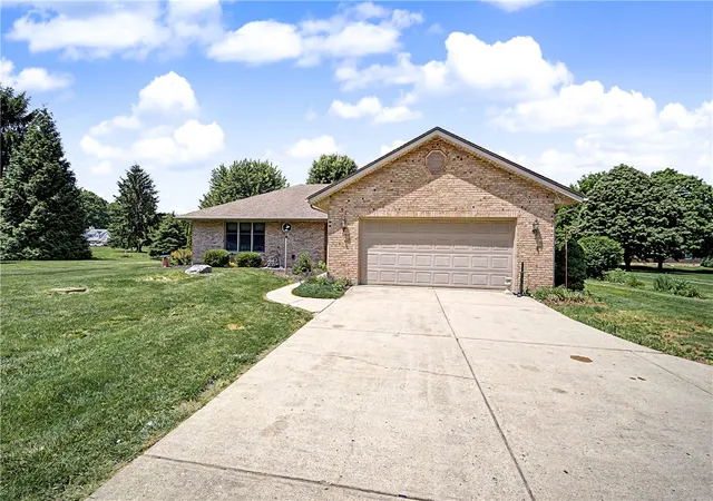 Homes for sale in Butler Twp, OH | 10619 Frederick Pike, Butler Twp, OH 45377 | MLS# 960312