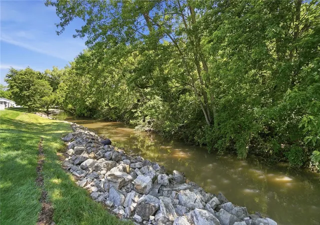 4th image of 815 Spring Lake Cir, Enon, OH 45323 | MLS# 960459