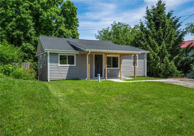 Homes for sale in Springfield, OH | 1920 S Burnett Rd, Springfield, OH 45505 | MLS# 960217