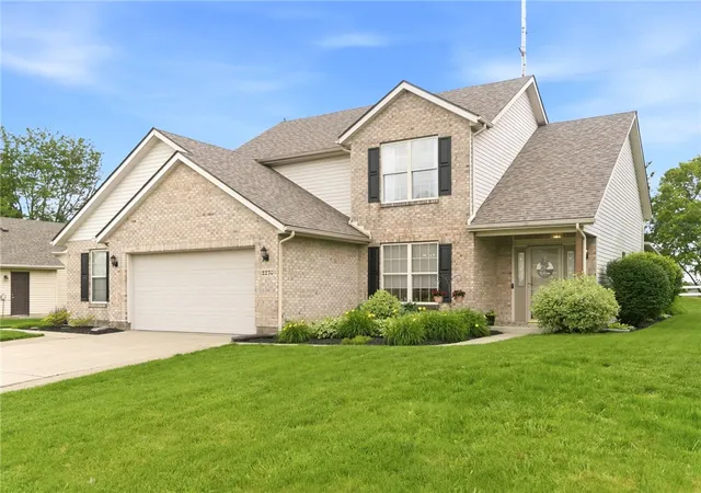 Photo 3 of Sale Pending at 2270 Bluegrass Ct, Miamisburg, OH 45342 | MLS# 960602 | Listing updated on 2026-07-12