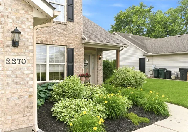 Photo 3 of Sale Pending at 2270 Bluegrass Ct, Miamisburg, OH 45342 | MLS# 960602 | Listing updated on 2026-07-12