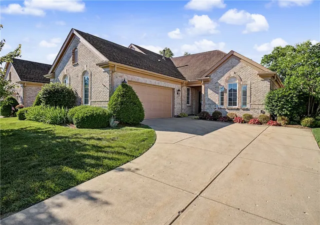 1st image of 6846 Lorien Woods Dr, Dayton, OH 45459 | MLS# 960047