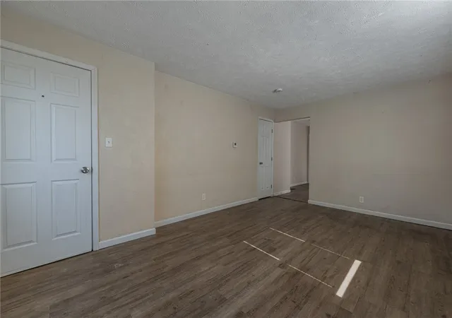 Listing Photo 5 - Condo for sale in building located at 53 Bennington Dr, Dayton, OH 45405