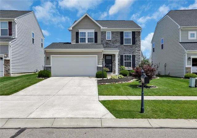 2nd image of 6207 Willow Oak Dr, Tipp City, OH 45371 | MLS# 960746
