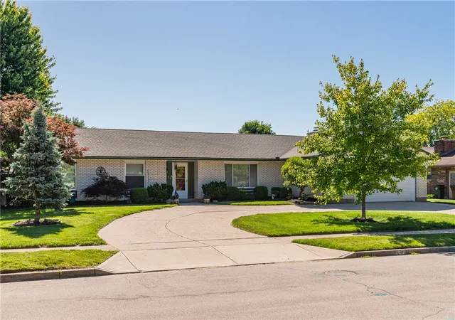 Homes for sale in Englewood, OH | 306 Scott Dr, Englewood, OH 45322 | MLS# 960674